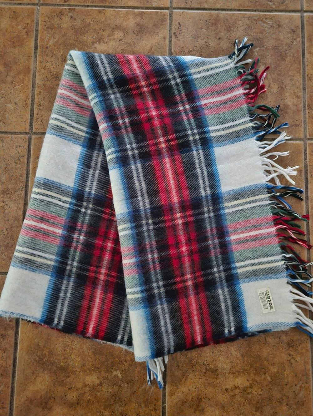 White Tartan plaid throw with fringe by CANNON  54x50